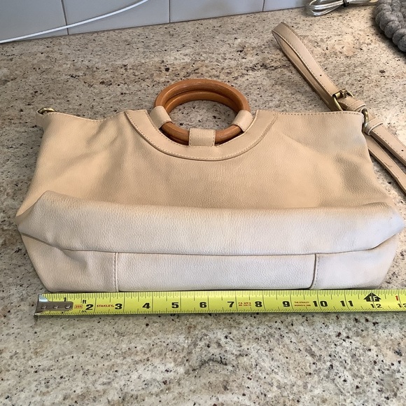 Anthropologie “Amalia” Cream Handbag with Wooden Handles - Picture 6 of 8